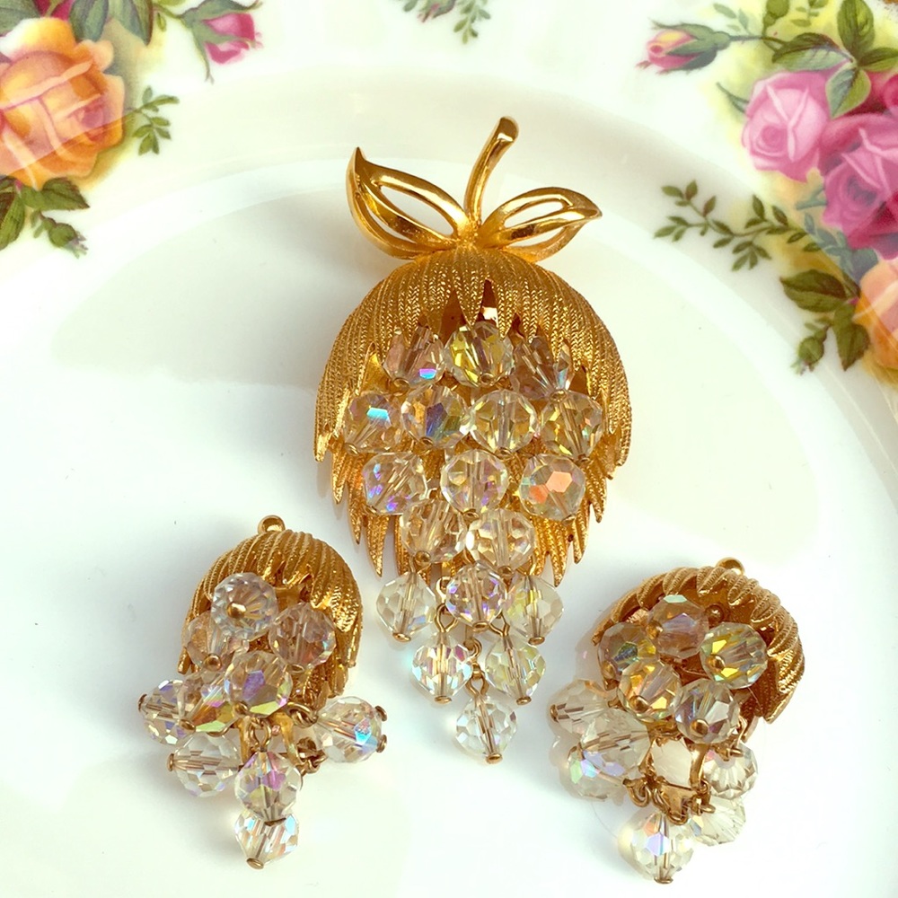 💕Vintage Earrings and Brooch